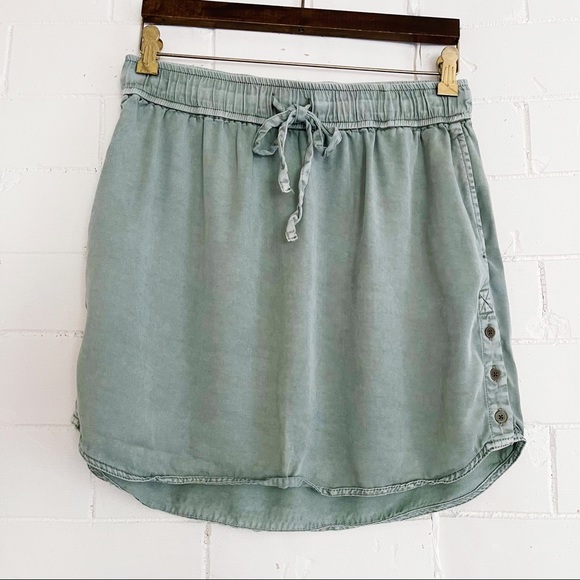 C&C California Dresses & Skirts - C&C CALIFORNIA NEW Green Scoop Hem Pull-On Skirt M